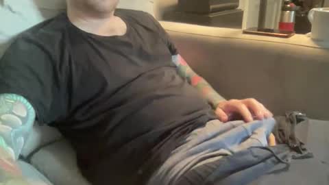 Snapshot of benwa_balls chatting on October 17, 9:23 am Nate Higgers online show from October 17, 9:23 am