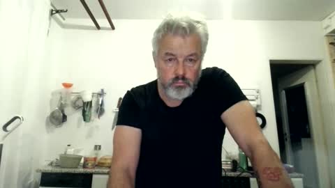 Snapshot of berg_boy chatting on December 1, 8:47 pm Martin online show from December 1, 8:47 pm