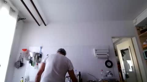 Snapshot of berg_boy chatting on December 21, 10:00 am Martin online show from December 21, 10:00 am