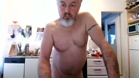Snapshot of berg_boy chatting on January 16, 7:12 am Martin online show from January 16, 7:12 am