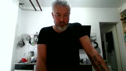 Snapshot of berg_boy chatting on February 11, 9:03 am Martin online show from February 11, 9:03 am