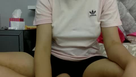 Snapshot of bermudatriangle12 chatting on December 7, 10:23 am tixxie online show from December 7, 10:23 am