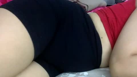 Snapshot of bermudatriangle12 chatting on December 7, 1:29 pm tixxie online show from December 7, 1:29 pm