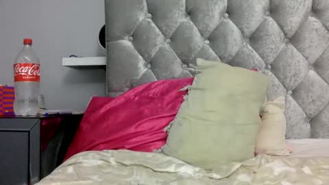 Snapshot of bermudatriangle12 chatting on December 21, 5:29 pm tixxie online show from December 21, 5:29 pm