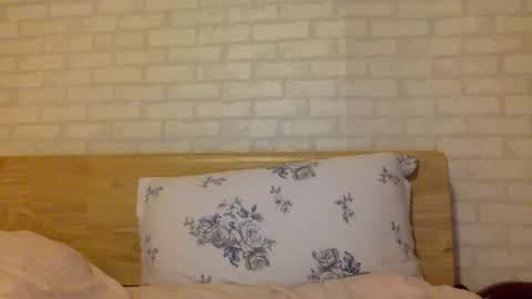 Snapshot of bermudatriangle12 chatting on February 10, 12:52 am tixxie online show from February 10, 12:52 am