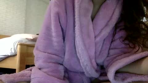 Snapshot of bermudatriangle12 chatting on March 5, 1:21 am tixxie online show from March 5, 1:21 am