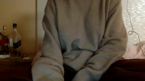 Snapshot of bermudatriangle12 chatting on March 7, 3:51 am tixxie online show from March 7, 3:51 am