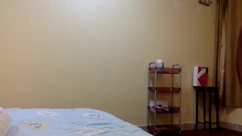 Snapshot of bermudatriangle12 chatting on October 14, 4:30 pm tixxie online show from October 14, 4:30 pm