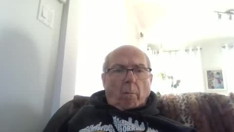 bernard1102 online show from December 3, 3:10 pm