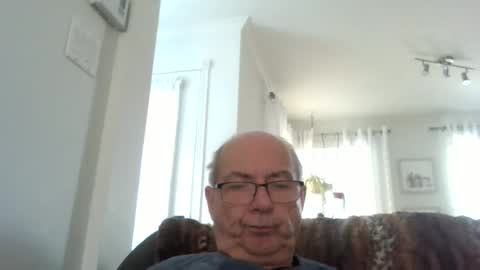 Snapshot of bernard1102 chatting on February 21, 1:56 pm bernard1102 online show from February 21, 1:56 pm