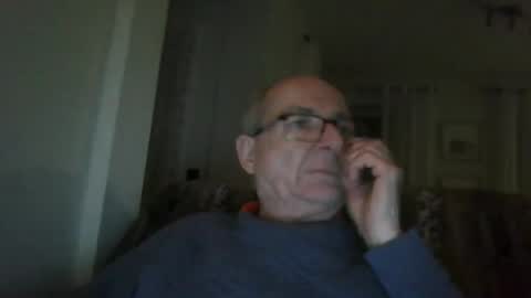 Snapshot of bernard1102 chatting on February 23, 11:57 pm bernard1102 online show from February 23, 11:57 pm