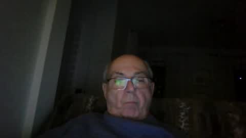 Snapshot of bernard1102 chatting on February 25, 1:37 am bernard1102 online show from February 25, 1:37 am