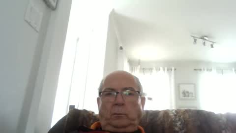 Snapshot of bernard1102 chatting on February 27, 6:41 pm bernard1102 online show from February 27, 6:41 pm