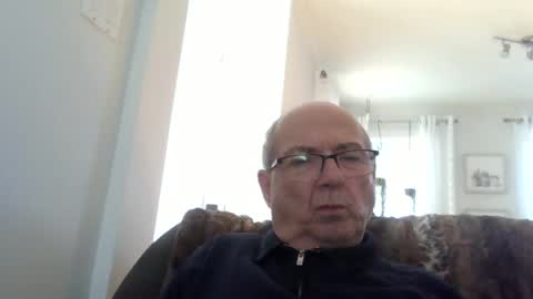 Snapshot of bernard1102 chatting on March 1, 2:41 pm bernard1102 online show from March 1, 2:41 pm