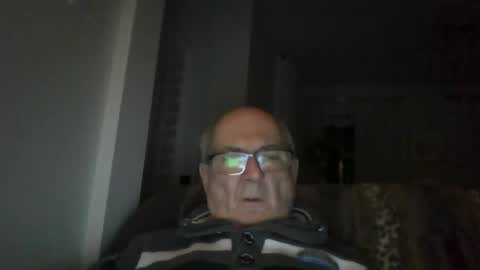 Snapshot of bernard1102 chatting on March 6, 1:02 am bernard1102 online show from March 6, 1:02 am