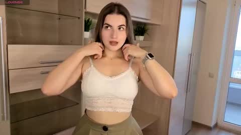 Snapshot of bernice_knight chatting on September 28, 2:22 pm Maria online show from September 28, 2:22 pm