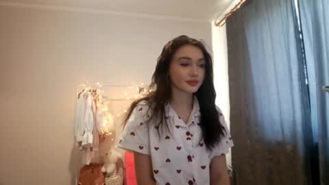 Snapshot of berniebourret chatting on February 4, 9:26 am Amber online show from February 4, 9:26 am