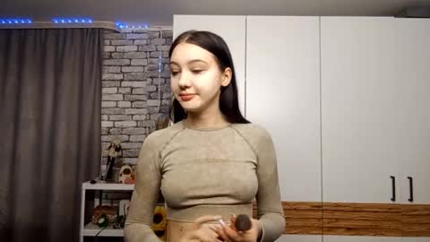 Snapshot of berniebourret chatting on February 8, 9:13 am Amber online show from February 8, 9:13 am