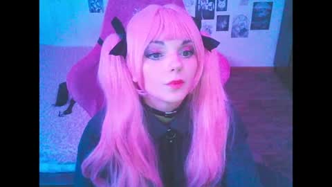 BerrieKitten online show from April 13, 3:50 pm