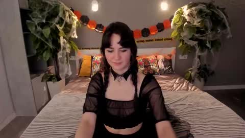 Violette online show from October 18, 7:31 am