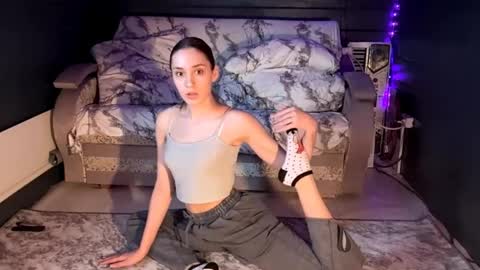 bessiemaben online show from April 2, 12:03 pm