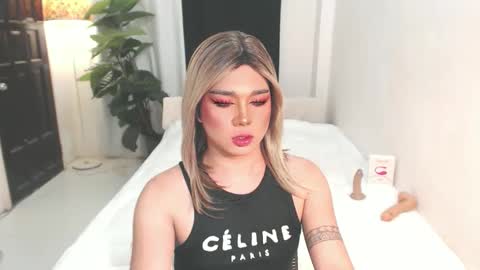 Snapshot of bestgirljulia chatting on January 8, 7:43 am bestgirljulia online show from January 8, 7:43 am