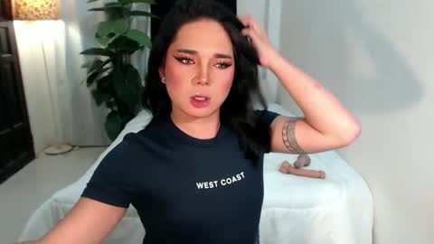 Snapshot of bestgirljulia chatting on February 2, 8:02 am bestgirljulia online show from February 2, 8:02 am