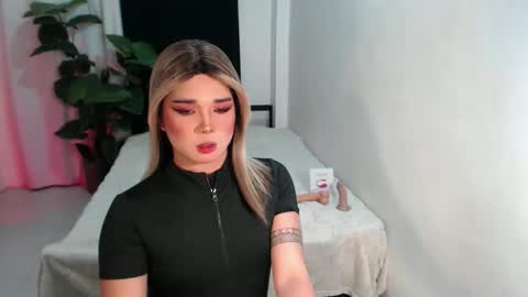 Snapshot of bestgirljulia chatting on February 20, 8:05 am bestgirljulia online show from February 20, 8:05 am