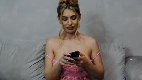 Snapshot of bethierusse chatting on January 13, 12:51 am bethierusse online show from January 13, 12:51 am