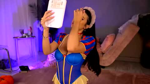 Betty online show from October 31, 5:08 am