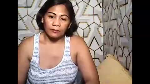 Snapshot of betty_83 chatting on February 15, 12:25 pm betty_83 online show from February 15, 12:25 pm