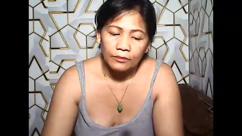 Snapshot of betty_83 chatting on March 27, 12:38 am betty_83 online show from March 27, 12:38 am