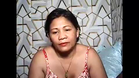 Snapshot of betty_83 chatting on April 11, 1:21 am betty_83 online show from April 11, 1:21 am