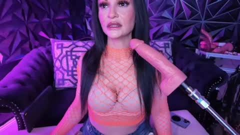 Snapshot of bettybishop chatting on June 15, 12:13 am NatashaxoBangs online show from June 15, 12:13 am