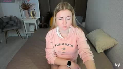 Mila Sweet online show from November 18, 5:12 am