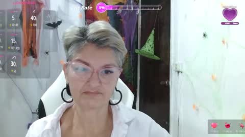 Snapshot of bety_cum3 chatting on October 15, 11:21 am bibiana online show from October 15, 11:21 am