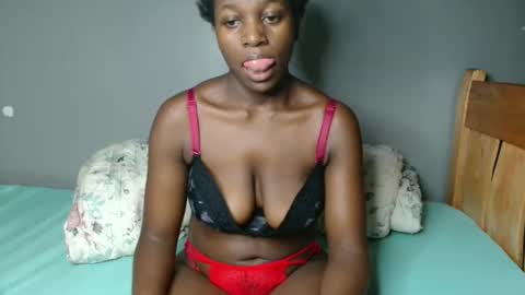 Snapshot of beverly_bay chatting on June 2, 12:34 am beverly online show from June 2, 12:34 am