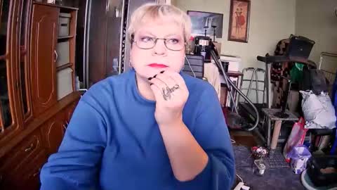 Snapshot of beverlyqcynia chatting on November 14, 12:26 pm BeverlyQCynia online show from November 14, 12:26 pm