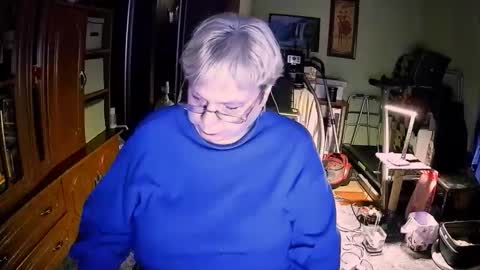 Snapshot of beverlyqcynia chatting on November 22, 2:27 pm BeverlyQCynia online show from November 22, 2:27 pm