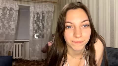 Snapshot of bevvanwoert chatting on March 2, 7:43 pm Bella online show from March 2, 7:43 pm