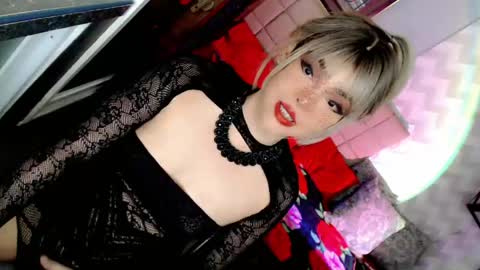MISTRESS DOMME online show from May 2, 5:34 am