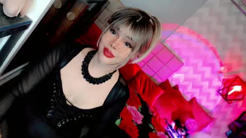 MISTRESS DOMME online show from May 4, 7:21 pm