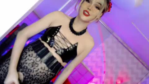 MISTRESS DOMME online show from May 17, 7:21 pm