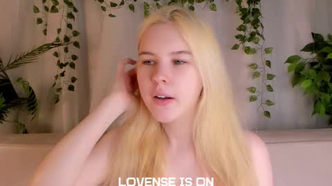 Eliz online show from November 11, 1:38 am