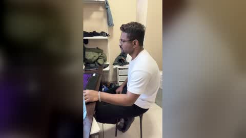 Snapshot of bhagihero chatting on March 14, 5:46 am bhagihero online show from March 14, 5:46 am