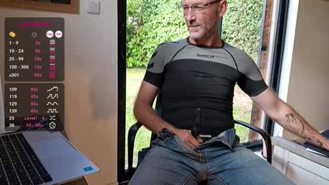 Snapshot of bi_french69 chatting on September 23, 10:29 am My name is David and if you like public exhibitions you wont be disappointed with me LoL - My favorite vibes is 44 online show from September 23, 10:29 am