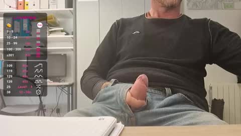 Snapshot of bi_french69 chatting on October 7, 2:58 pm My name is David and if you like public exhibitions you wont be disappointed with me LoL - My favorite vibes is 44 online show from October 7, 2:58 pm