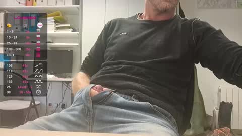 Snapshot of bi_french69 chatting on October 8, 7:50 am My name is David and if you like public exhibitions you wont be disappointed with me LoL - My favorite vibes is 44 online show from October 8, 7:50 am