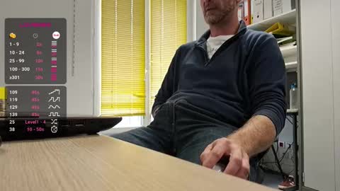 Snapshot of bi_french69 chatting on October 28, 1:03 pm My name is David and if you like public exhibitions you wont be disappointed with me LoL - My favorite vibes is 44 online show from October 28, 1:03 pm