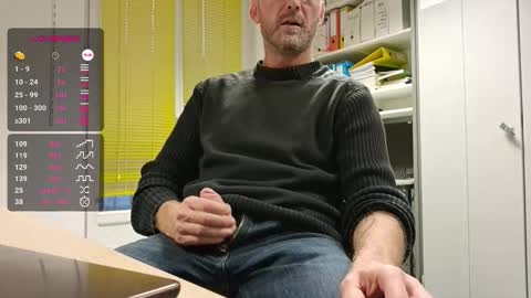 Snapshot of bi_french69 chatting on November 4, 4:39 pm My name is David and if you like public exhibitions you wont be disappointed with me LoL - My favorite vibes is 44 online show from November 4, 4:39 pm